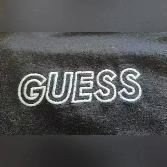 Guess Men's Large Embroidered Lettering Crewneck Lifestyle Colorblock  T-shirt - Picture 8 of 8